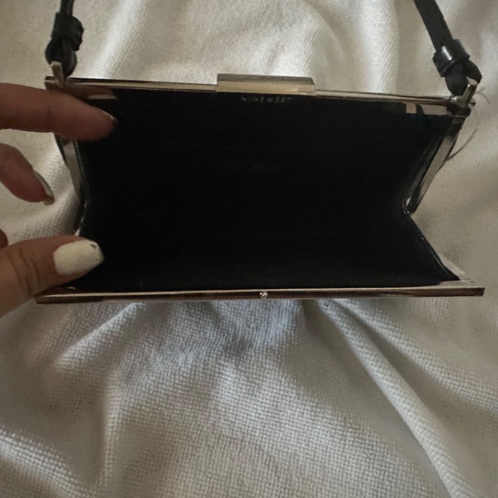 Hand bags - Picture 5 of 6